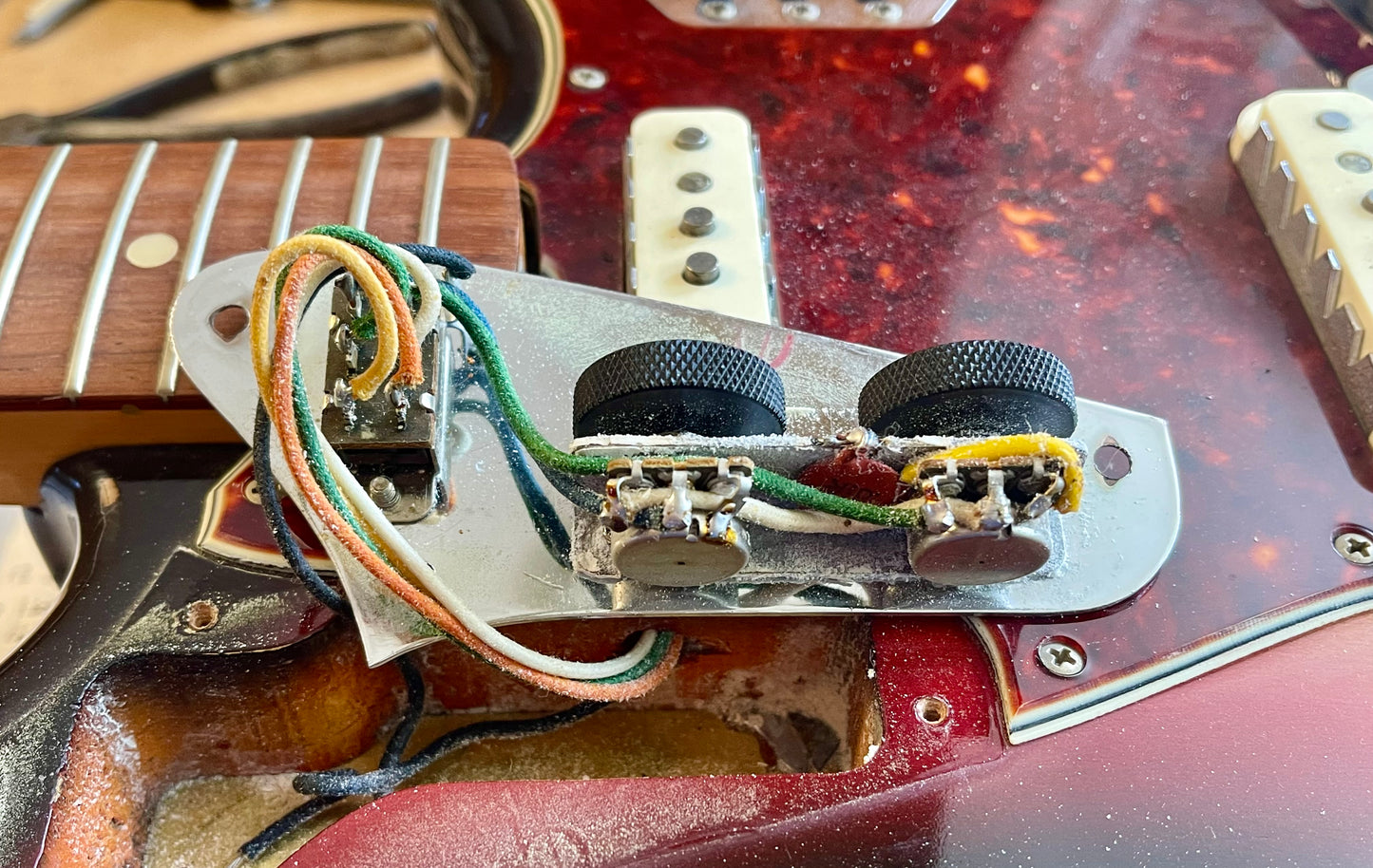 1965 Fender Jaguar 3-Color Sunburst 100% OG