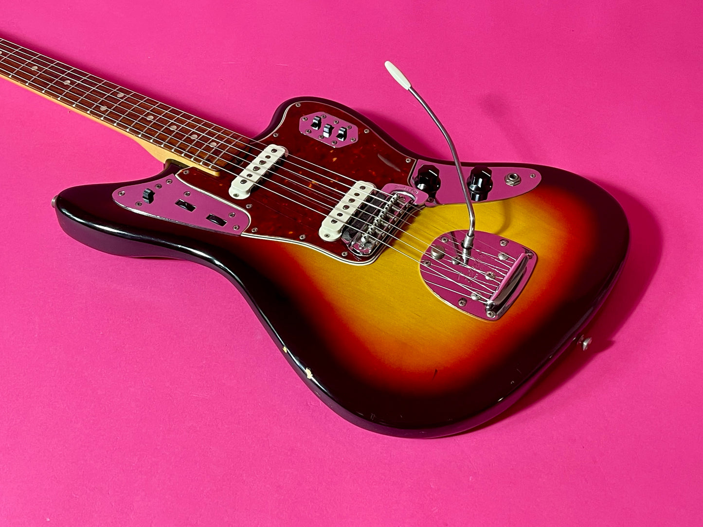 1965 Fender Jaguar 3-Color Sunburst 100% OG