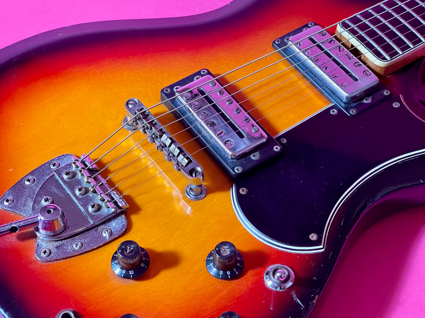 1973 Univox Badazz 3-Color Sunburst