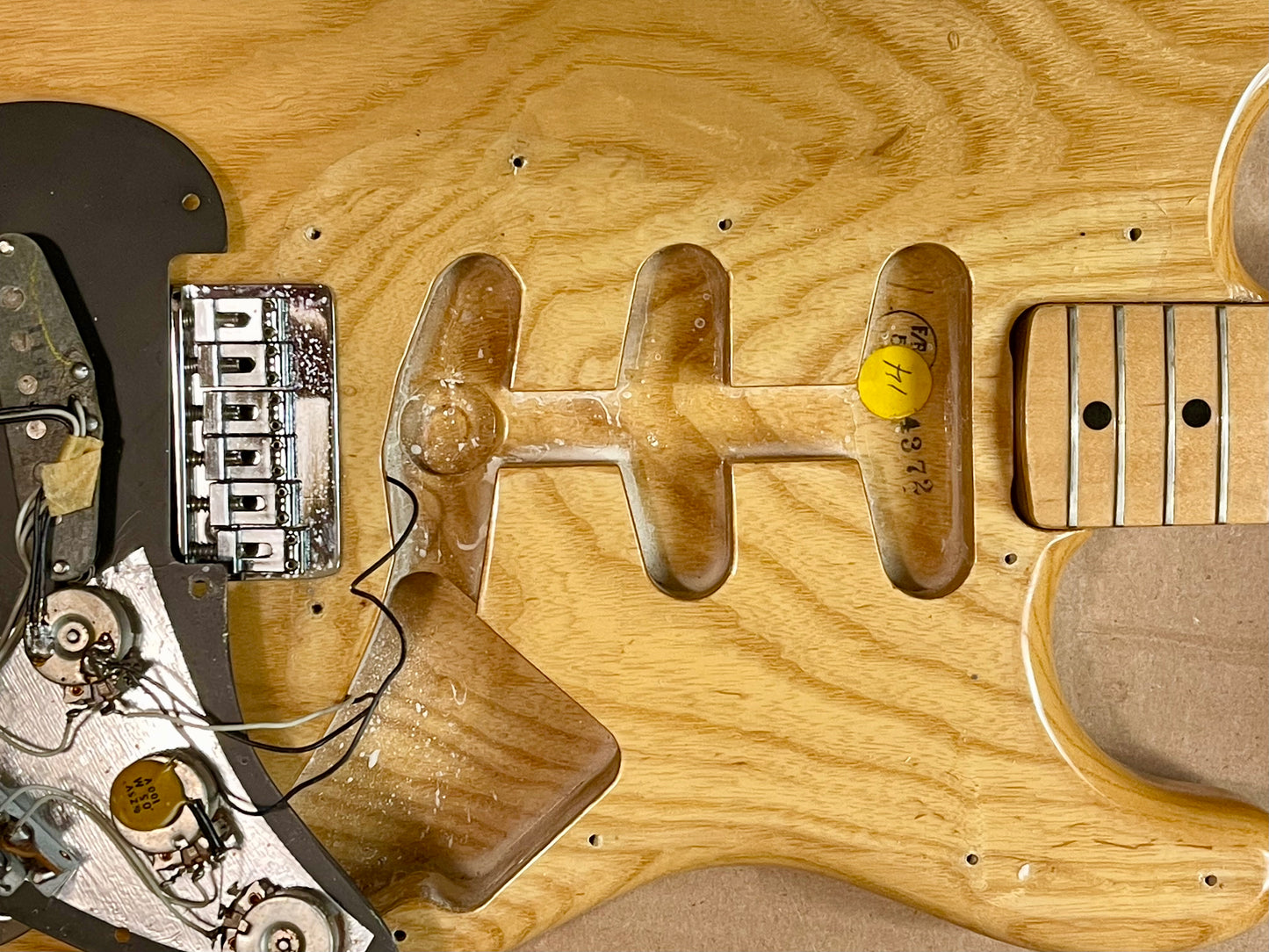 1977 Fender Stratocaster Hardtail Swamp Ash 100% Original