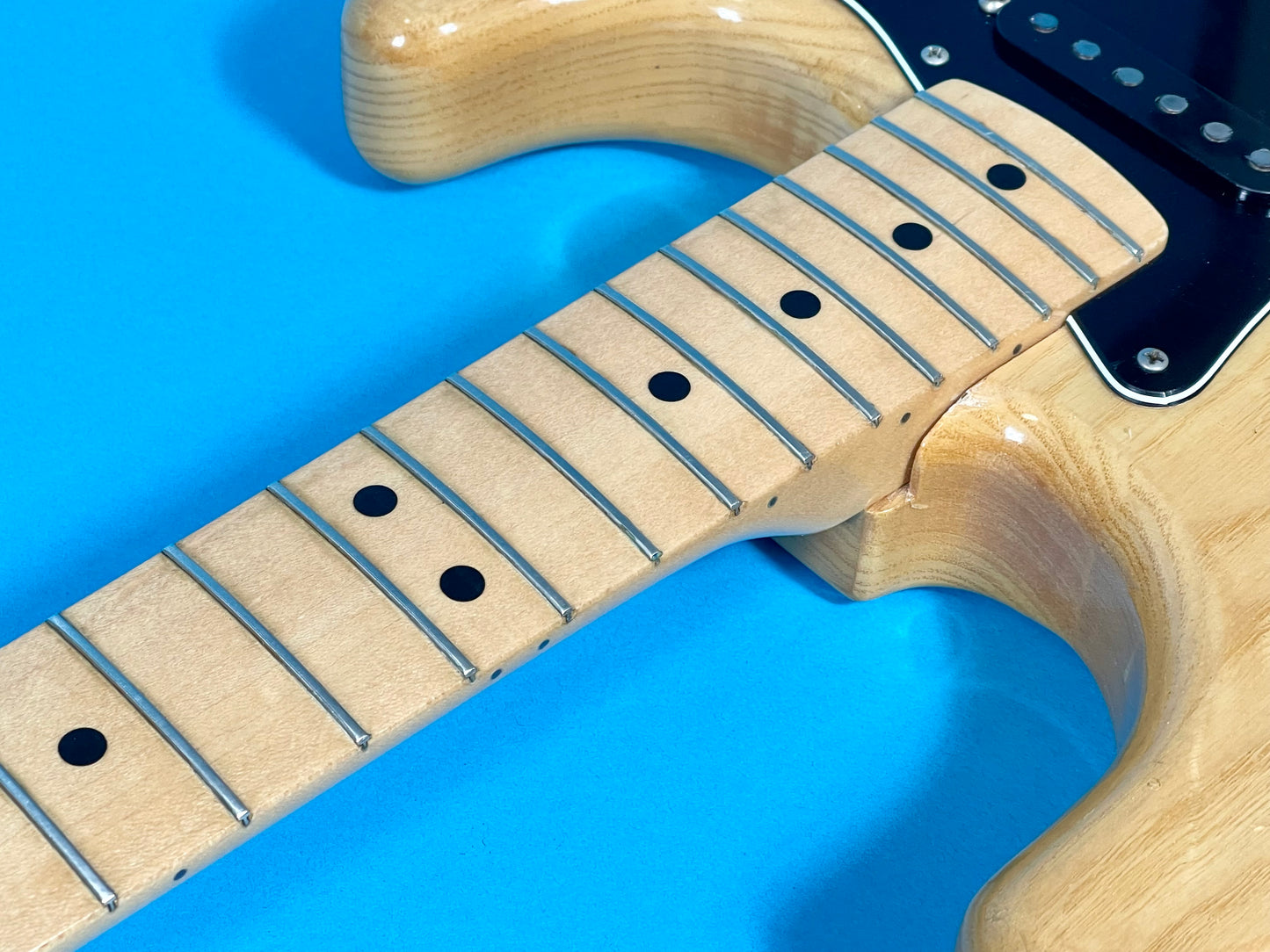1977 Fender Stratocaster Hardtail Swamp Ash 100% Original