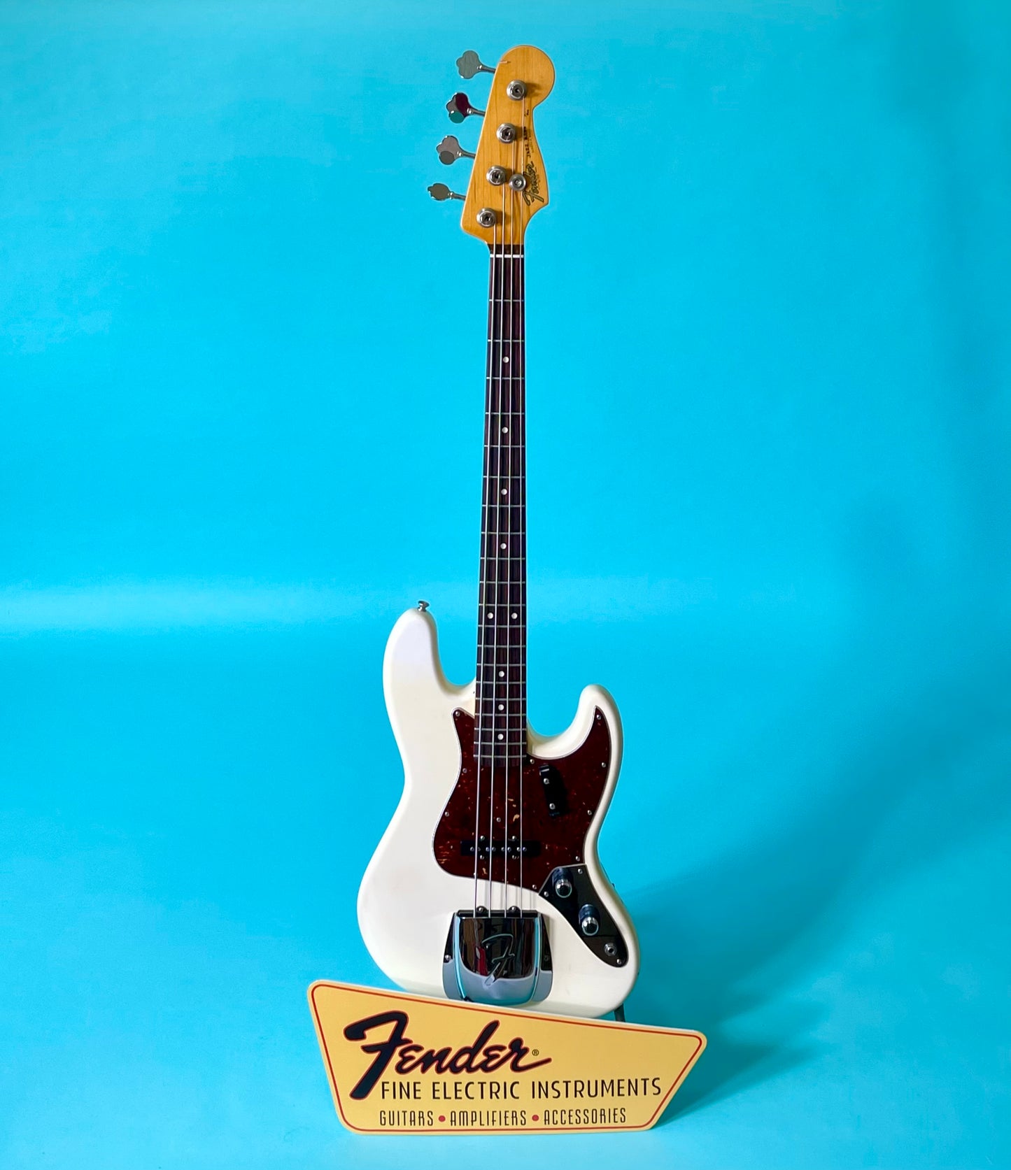 2011 Fender AVRI '62 Jazz Bass Olympic White