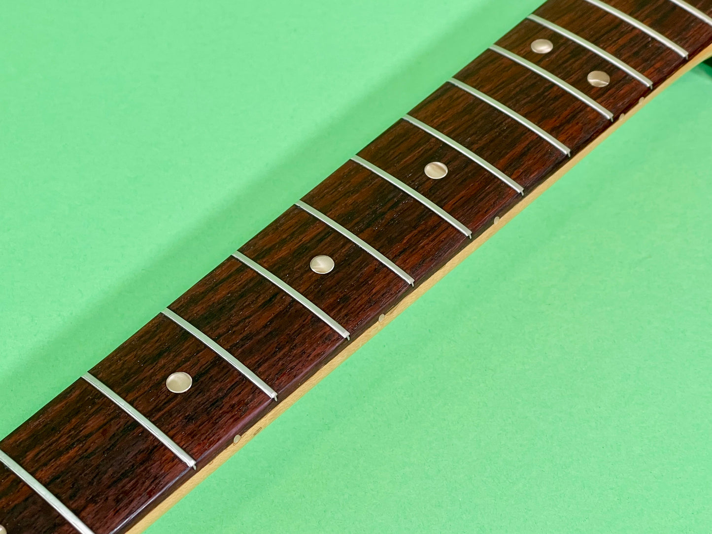 1969-1970 Fender Stratocaster 3-color Sunburst Rosewood fingerboard