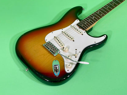 1969-1970 Fender Stratocaster 3-color Sunburst Rosewood fingerboard