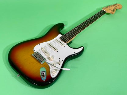 1969-1970 Fender Stratocaster 3-color Sunburst Rosewood fingerboard
