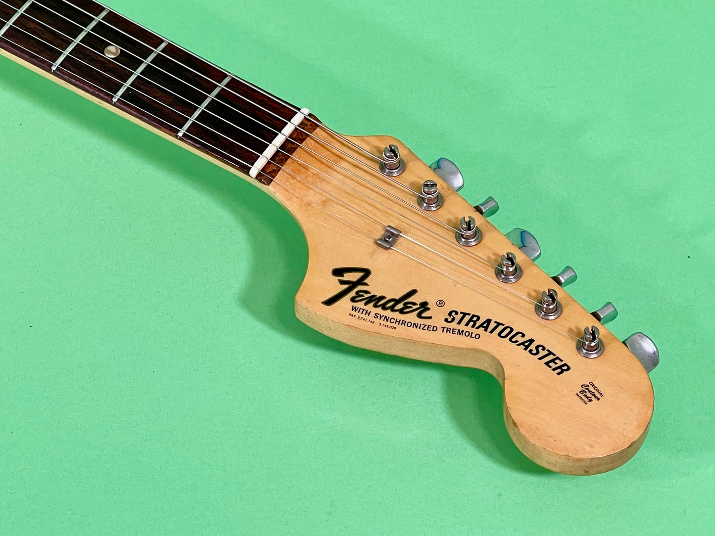 1969-1970 Fender Stratocaster 3-color Sunburst Rosewood fingerboard
