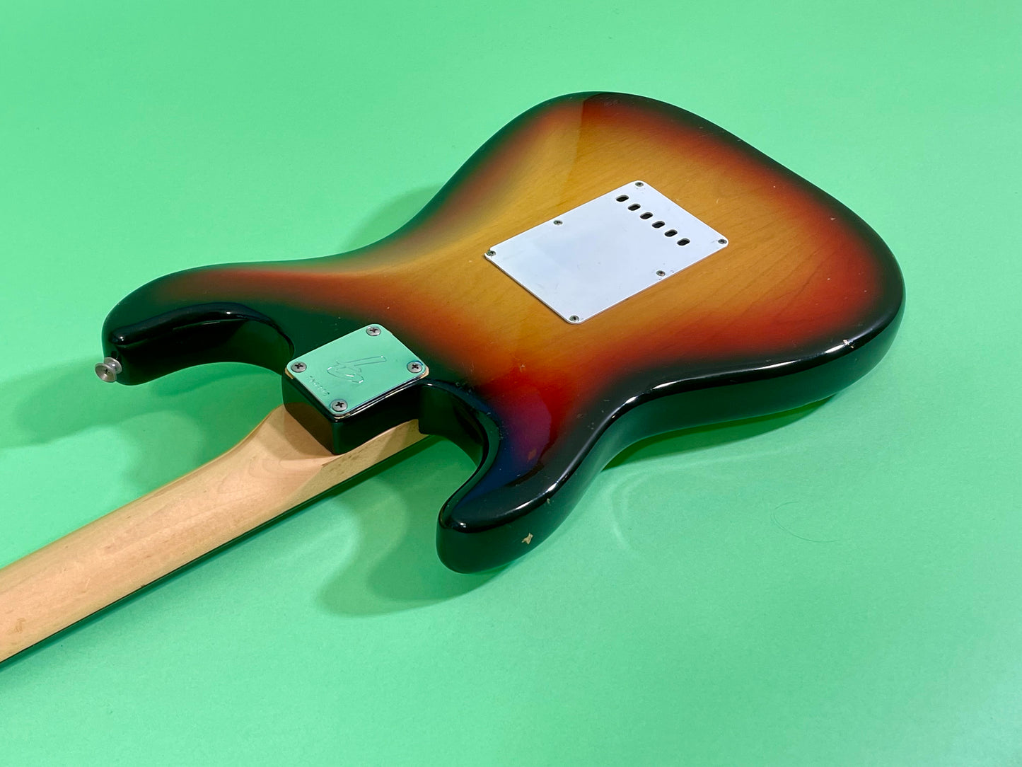 1969-1970 Fender Stratocaster 3-color Sunburst Rosewood fingerboard
