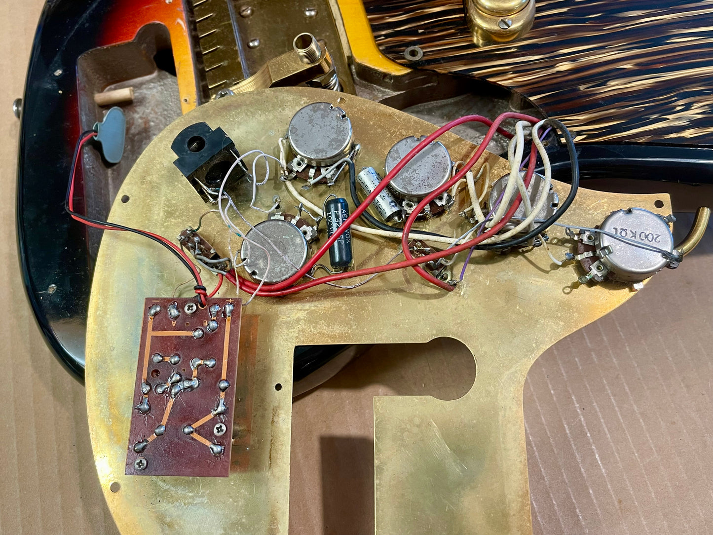 1965 Framus Strato De Luxe Rare Black headstock with Gold trim 3-color Sunburst