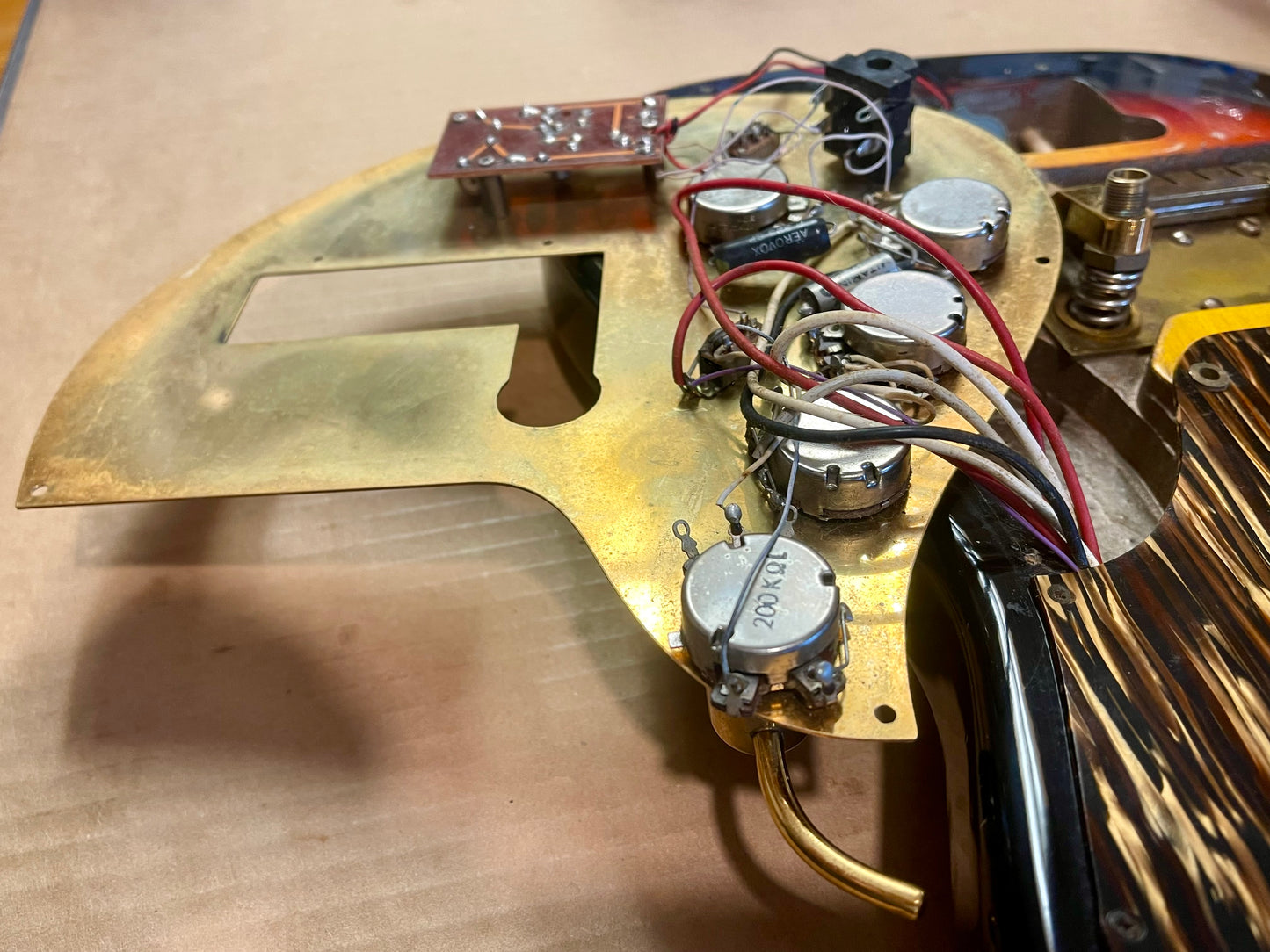 1965 Framus Strato De Luxe Rare Black headstock with Gold trim 3-color Sunburst