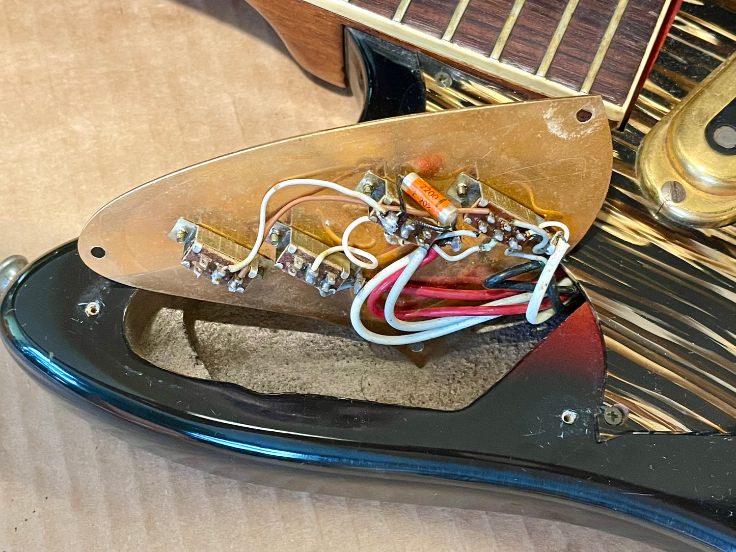 1965 Framus Strato De Luxe Rare Black headstock with Gold trim 3-color Sunburst