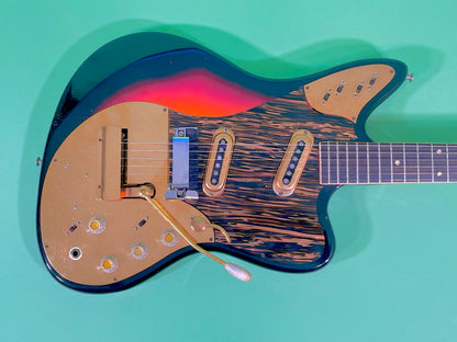 1965 Framus Strato De Luxe Rare Black headstock with Gold trim 3-color Sunburst