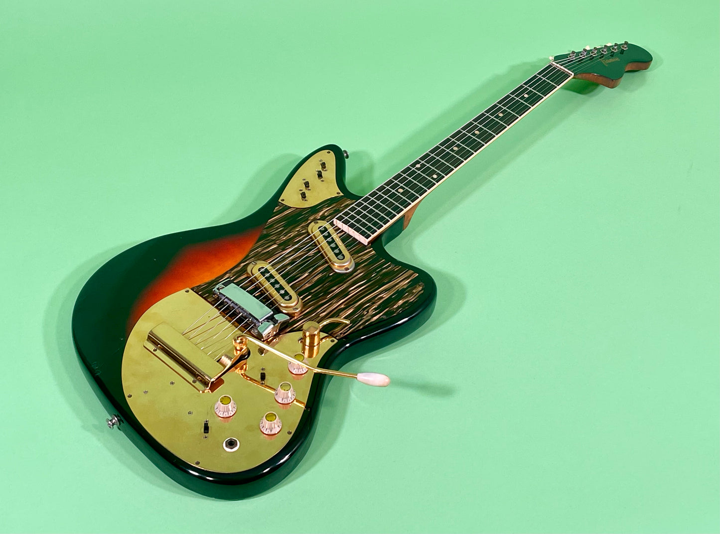 1965 Framus Strato De Luxe Rare Black headstock with Gold trim 3-color Sunburst