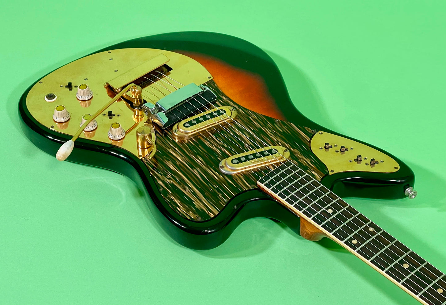 1965 Framus Strato De Luxe Rare Black headstock with Gold trim 3-color Sunburst