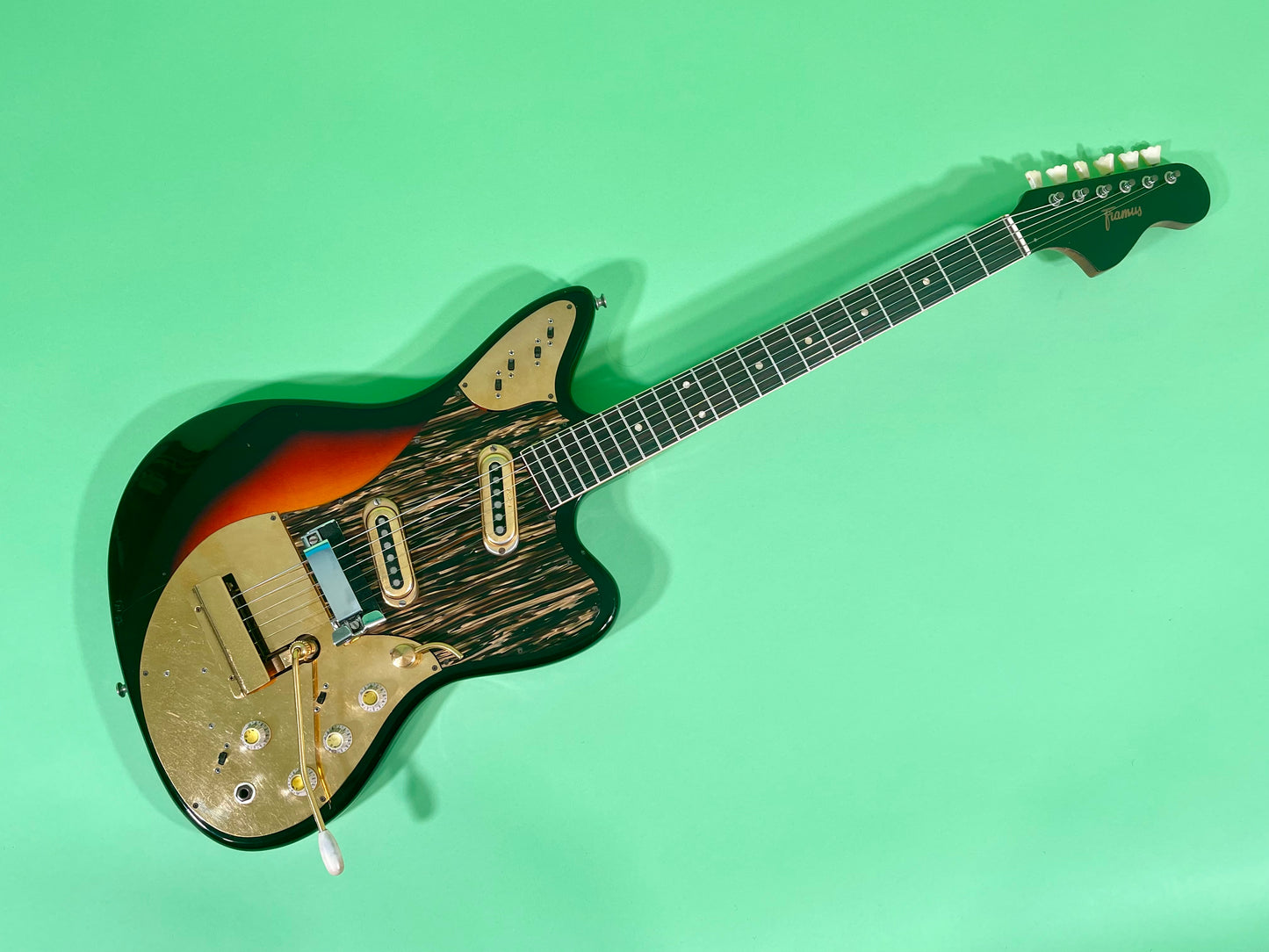 1965 Framus Strato De Luxe Rare Black headstock with Gold trim 3-color Sunburst