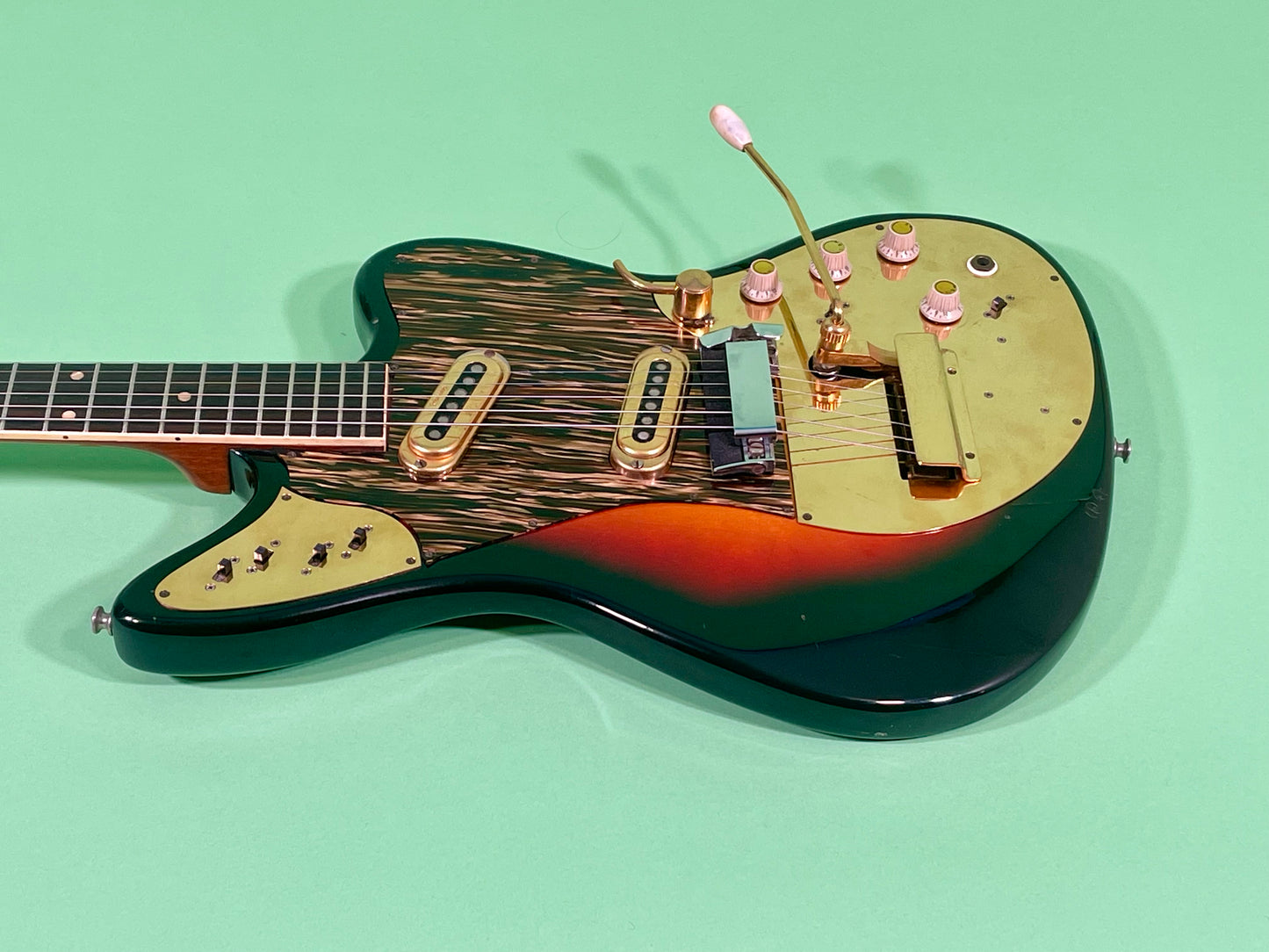 1965 Framus Strato De Luxe Rare Black headstock with Gold trim 3-color Sunburst