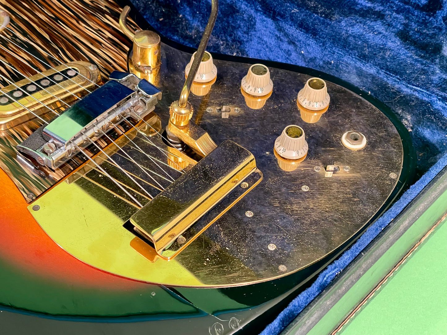 1965 Framus Strato De Luxe Rare Black headstock with Gold trim 3-color Sunburst