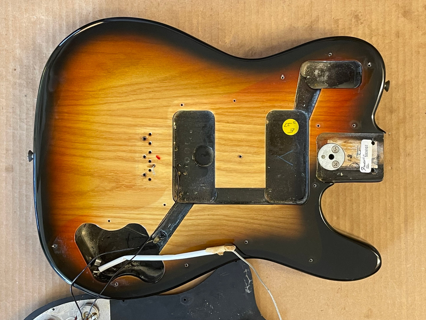 1979 Fender Telecaster Deluxe Sunburst 100% original w/hang tag