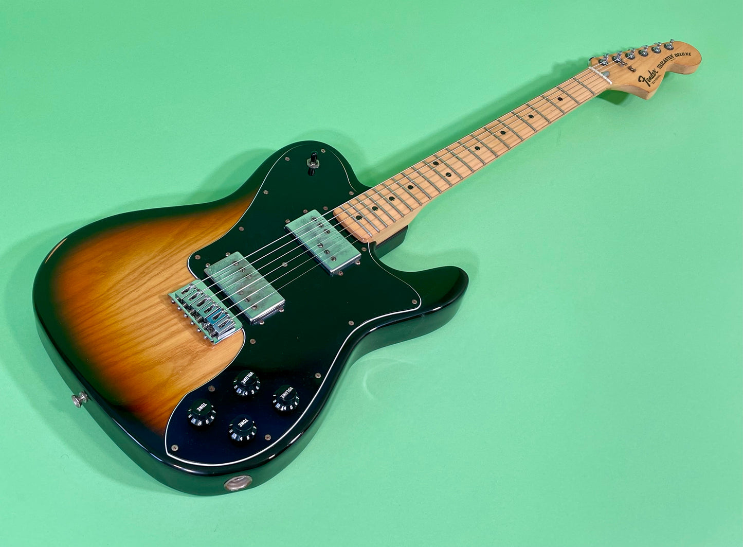 1979 Fender Telecaster Deluxe Sunburst 100% original w/hang tag