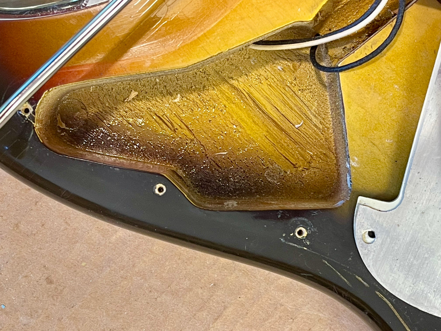 1965 Fender Stratocaster 3-color Sunburst 100% original with SUPER-VIBE!