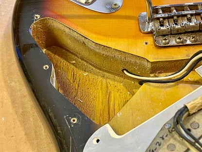 1965 Fender Stratocaster 3-color Sunburst 100% original with SUPER-VIBE!
