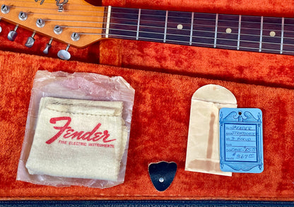 1965 Fender Stratocaster 3-color Sunburst 100% original with SUPER-VIBE!