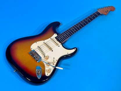 1965 Fender Stratocaster 3-color Sunburst 100% original with SUPER-VIBE!