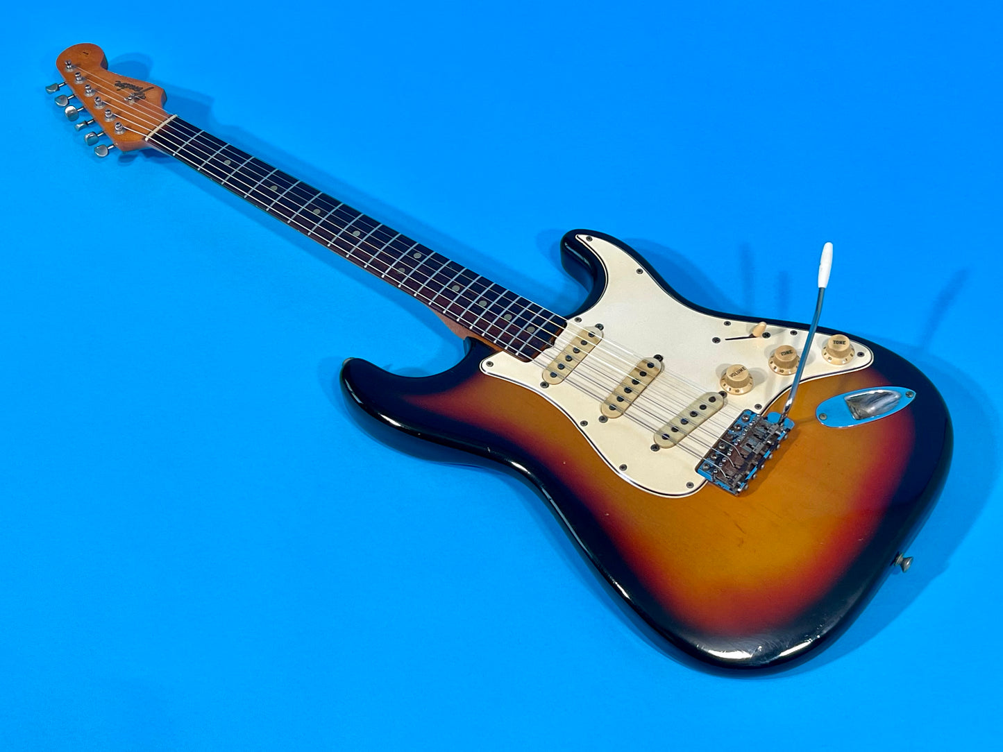1965 Fender Stratocaster 3-color Sunburst 100% original with SUPER-VIBE!
