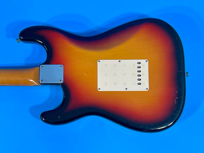 1965 Fender Stratocaster 3-color Sunburst 100% original with SUPER-VIBE!