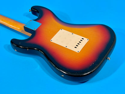 1965 Fender Stratocaster 3-color Sunburst 100% original with SUPER-VIBE!
