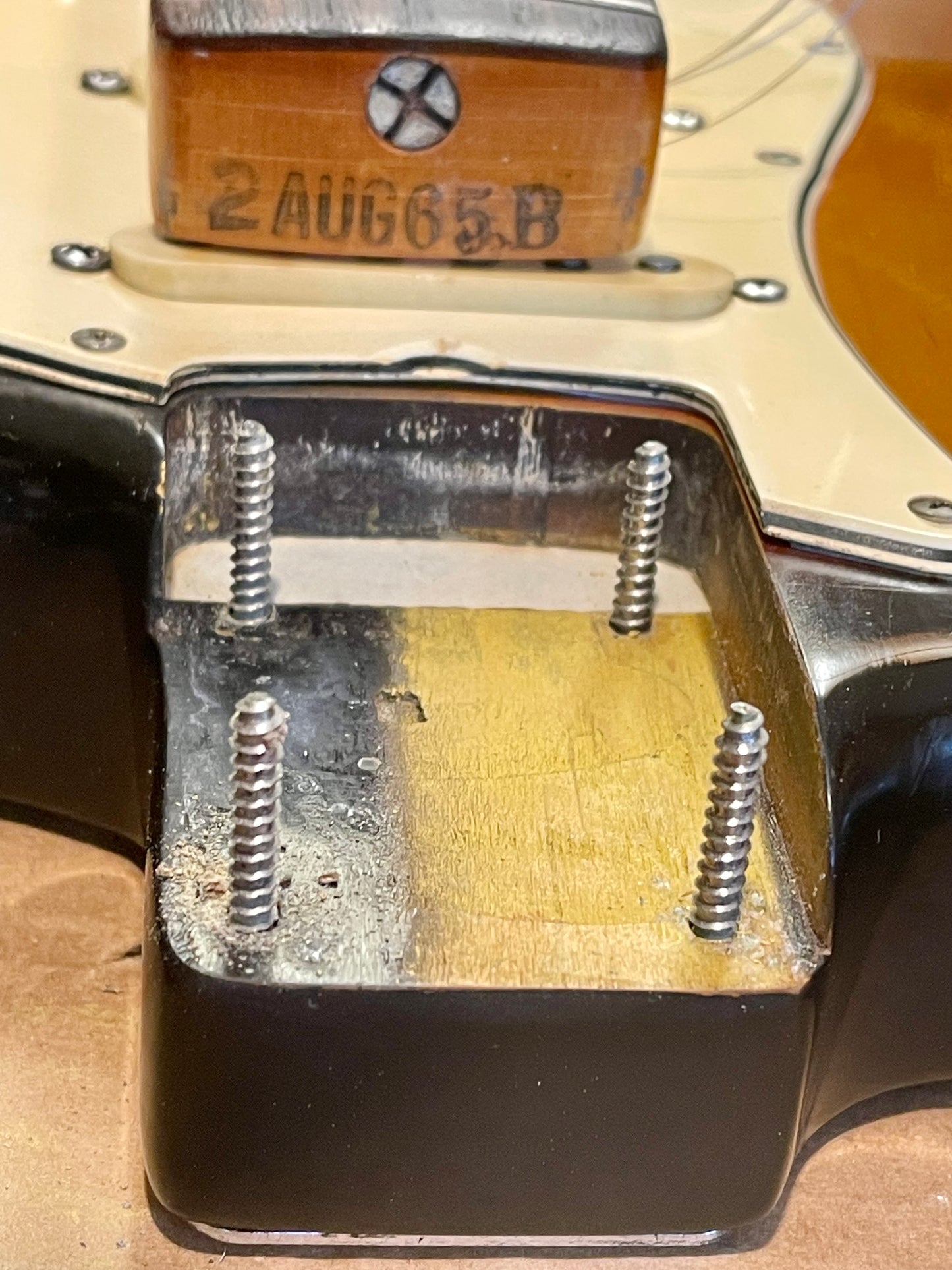 1965 Fender Stratocaster 3-color Sunburst 100% original with SUPER-VIBE!