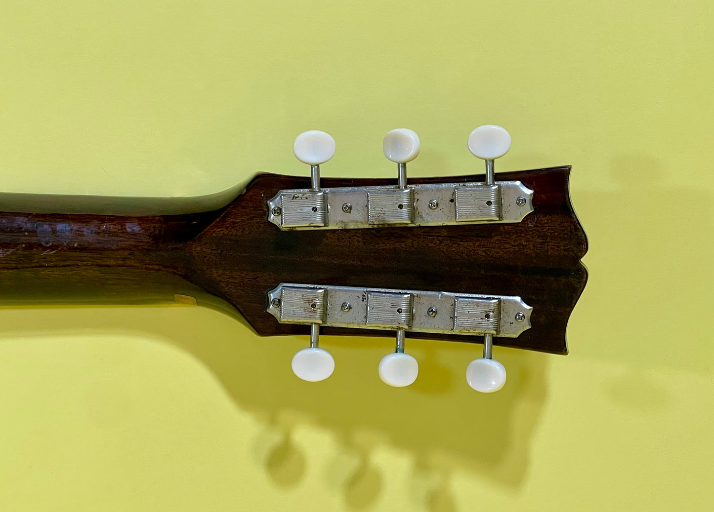 1944 Gibson LG-2 Banner