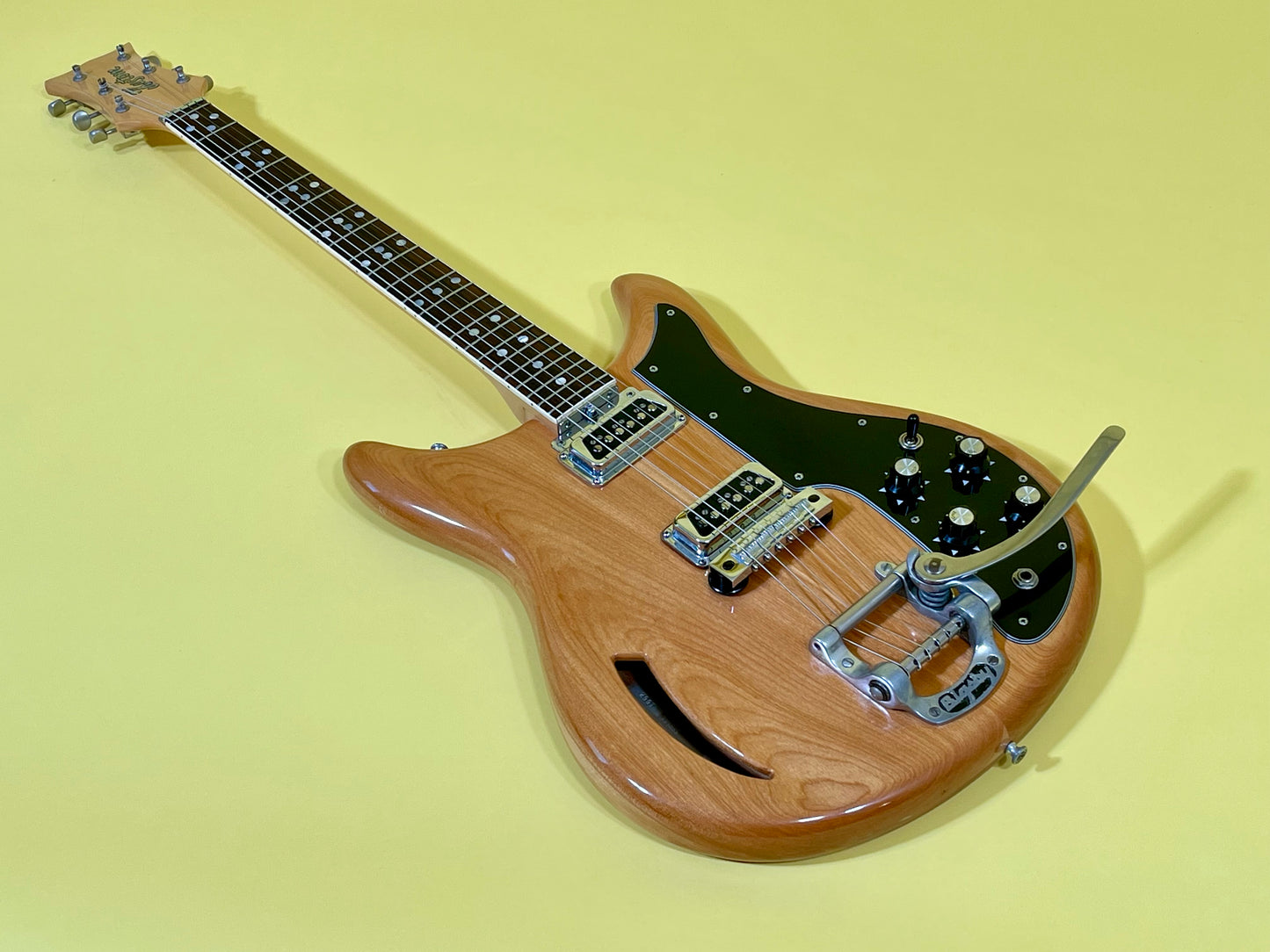 1967 Kustom K-200 Deluxe Figured Mapleglo finish 100% original Super-nice!