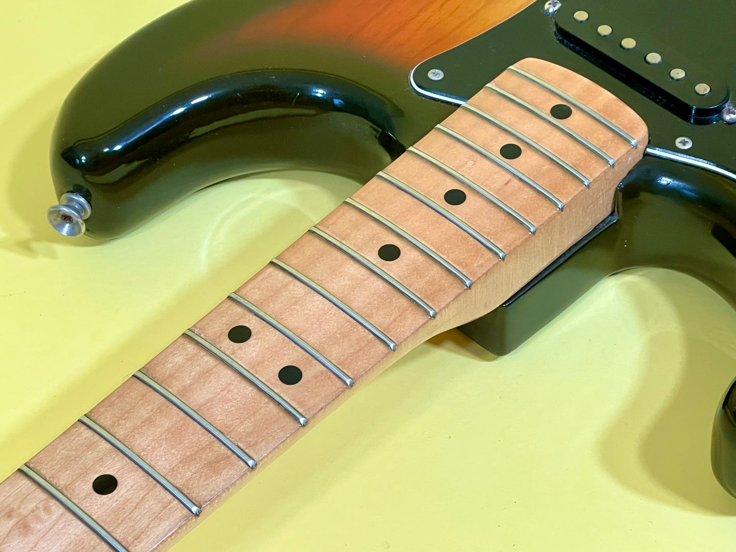 1979 Fender Stratocaster Left-Handed Sunburst 100% Original & Super Clean!
