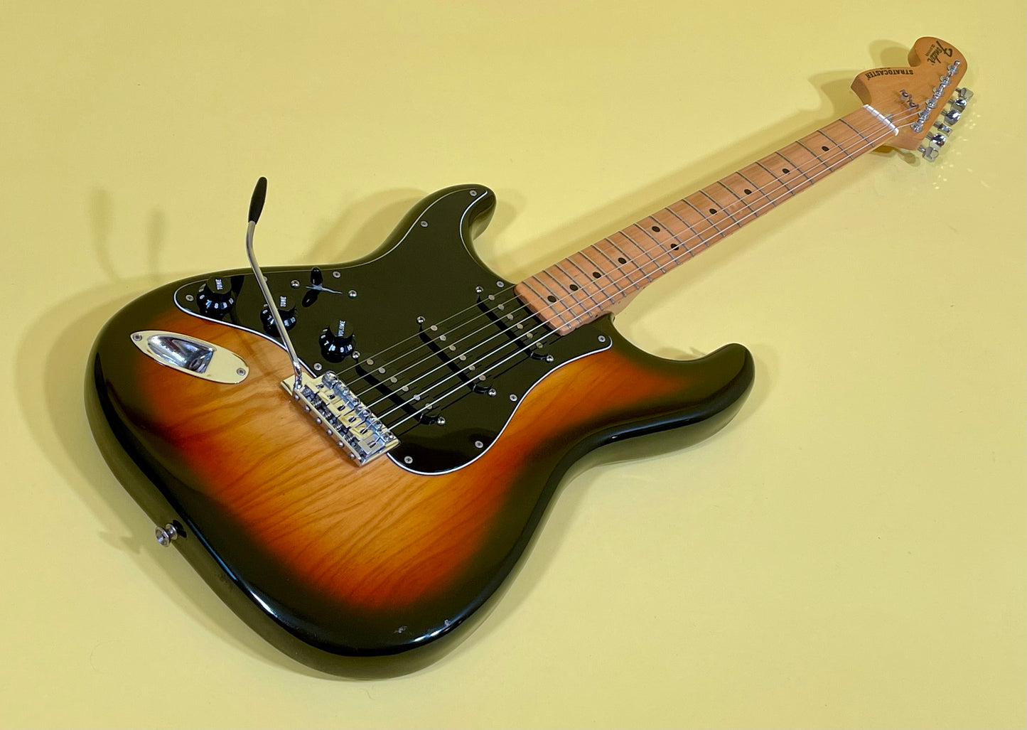 1979 Fender Stratocaster Left-Handed Sunburst 100% Original & Super Clean!