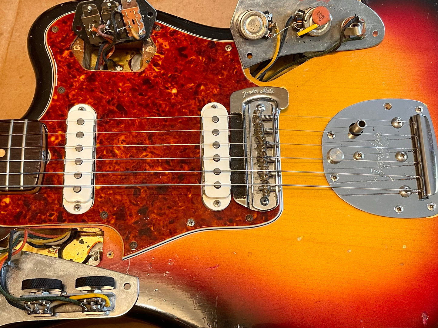 1964 Fender Jaguar 3-Color Sunburst Clay Dots