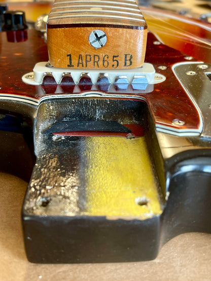 1965 Fender Jaguar 3-Color Sunburst 100% OG