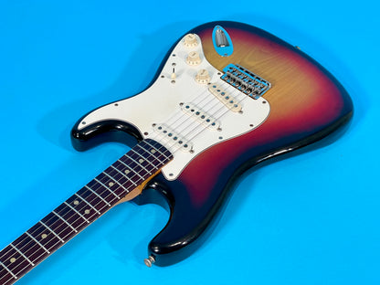 1974 Fender Stratocaster 3-color Sunburst Rosewood fingerboard