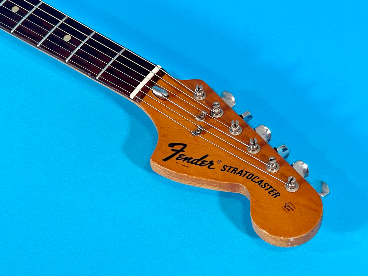 1974 Fender Stratocaster 3-color Sunburst Rosewood fingerboard