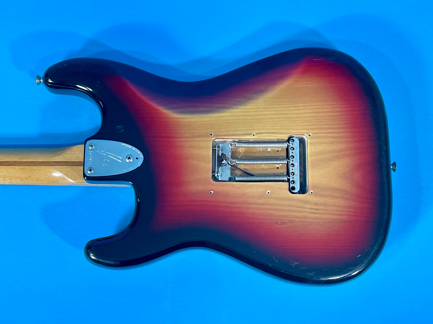 1974 Fender Stratocaster 3-color Sunburst Rosewood fingerboard