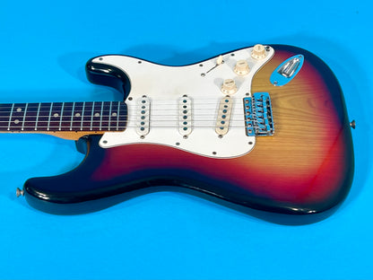 1974 Fender Stratocaster 3-color Sunburst Rosewood fingerboard