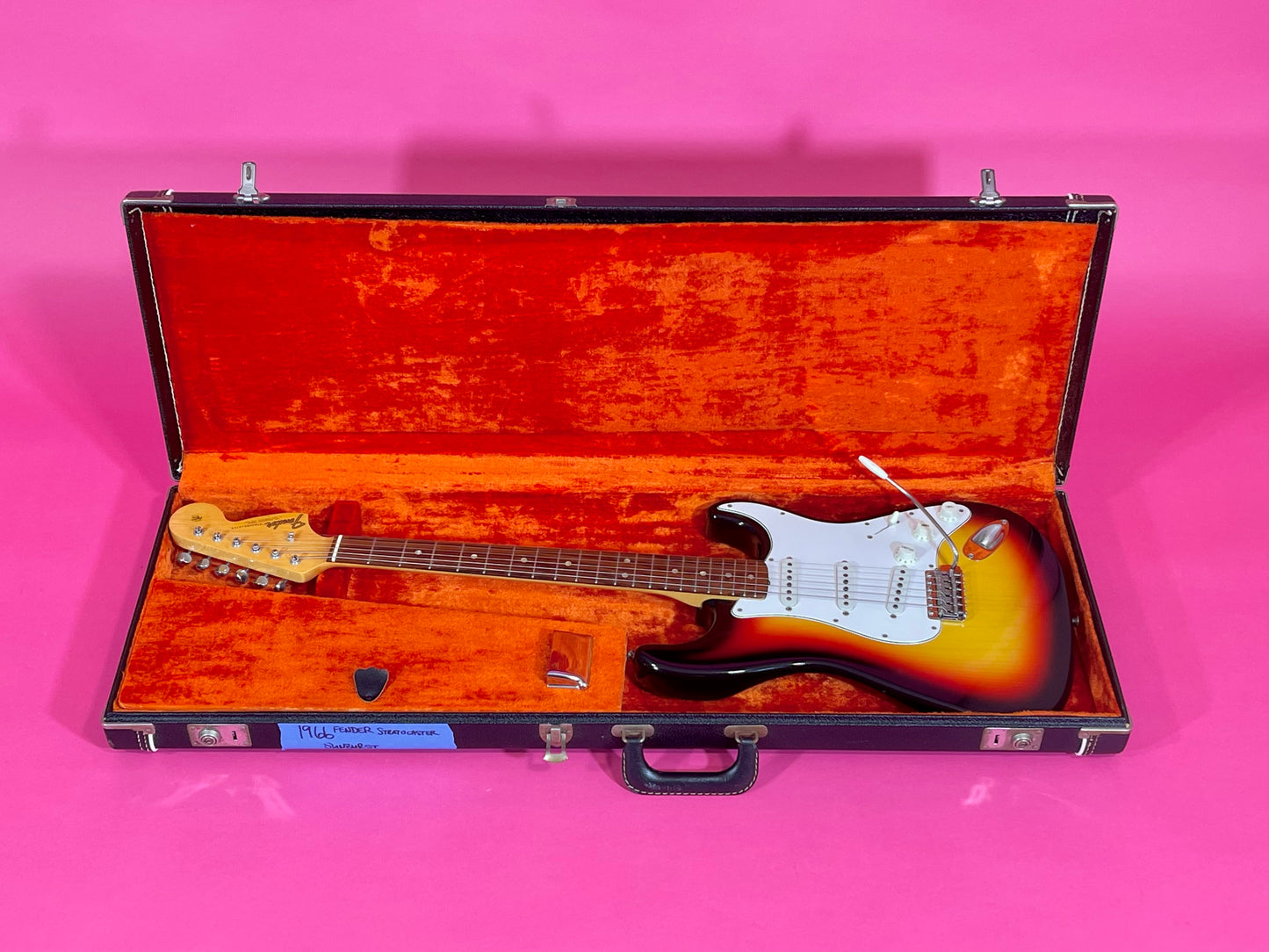 1966 Fender Stratocaster 3-color Sunburst Minty!