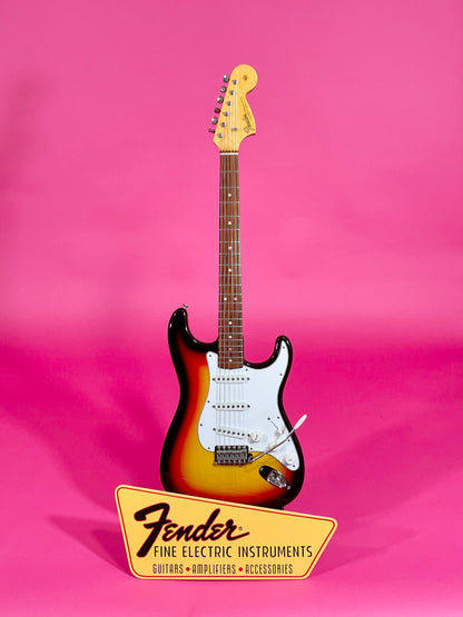 1966 Fender Stratocaster 3-color Sunburst Minty!