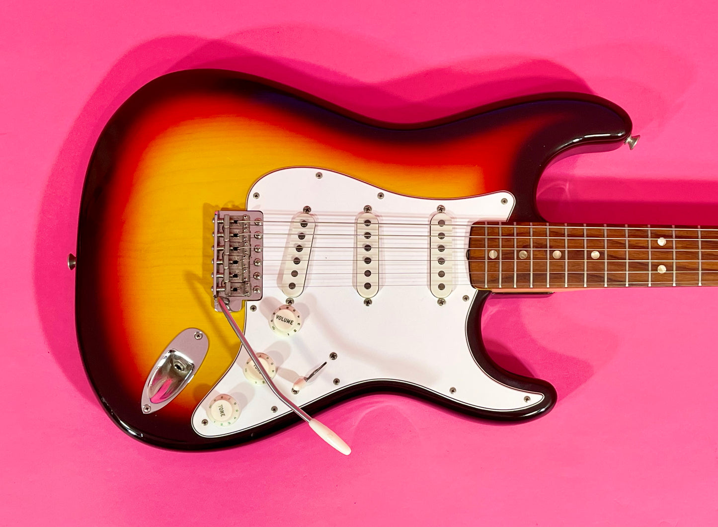 1966 Fender Stratocaster 3-color Sunburst Minty!