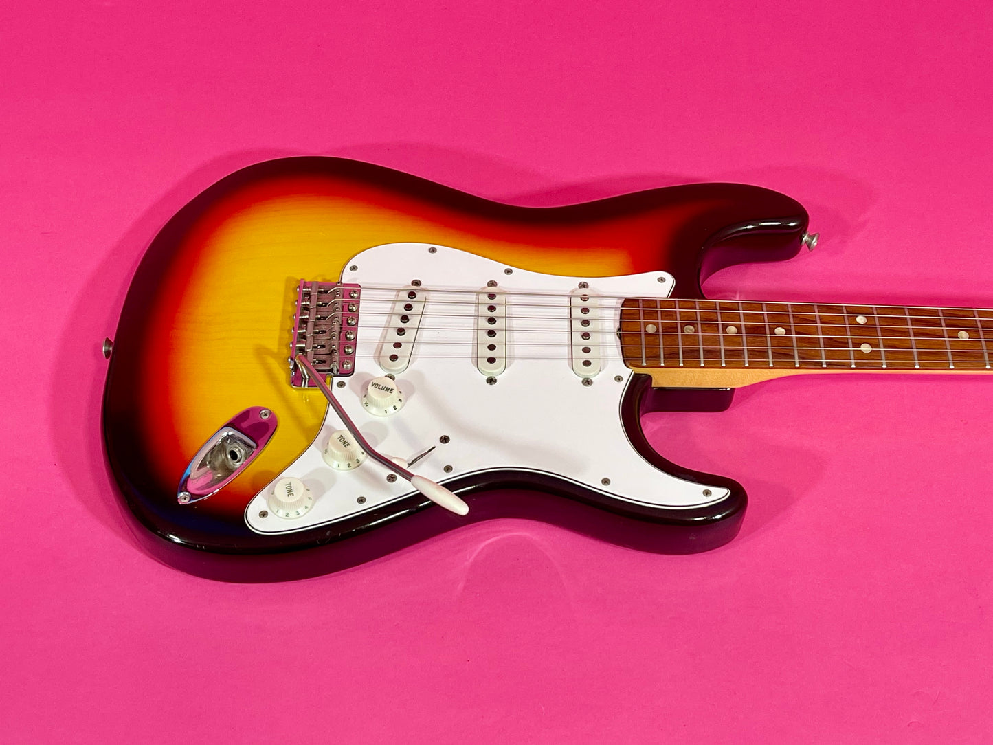 1966 Fender Stratocaster 3-color Sunburst Minty!