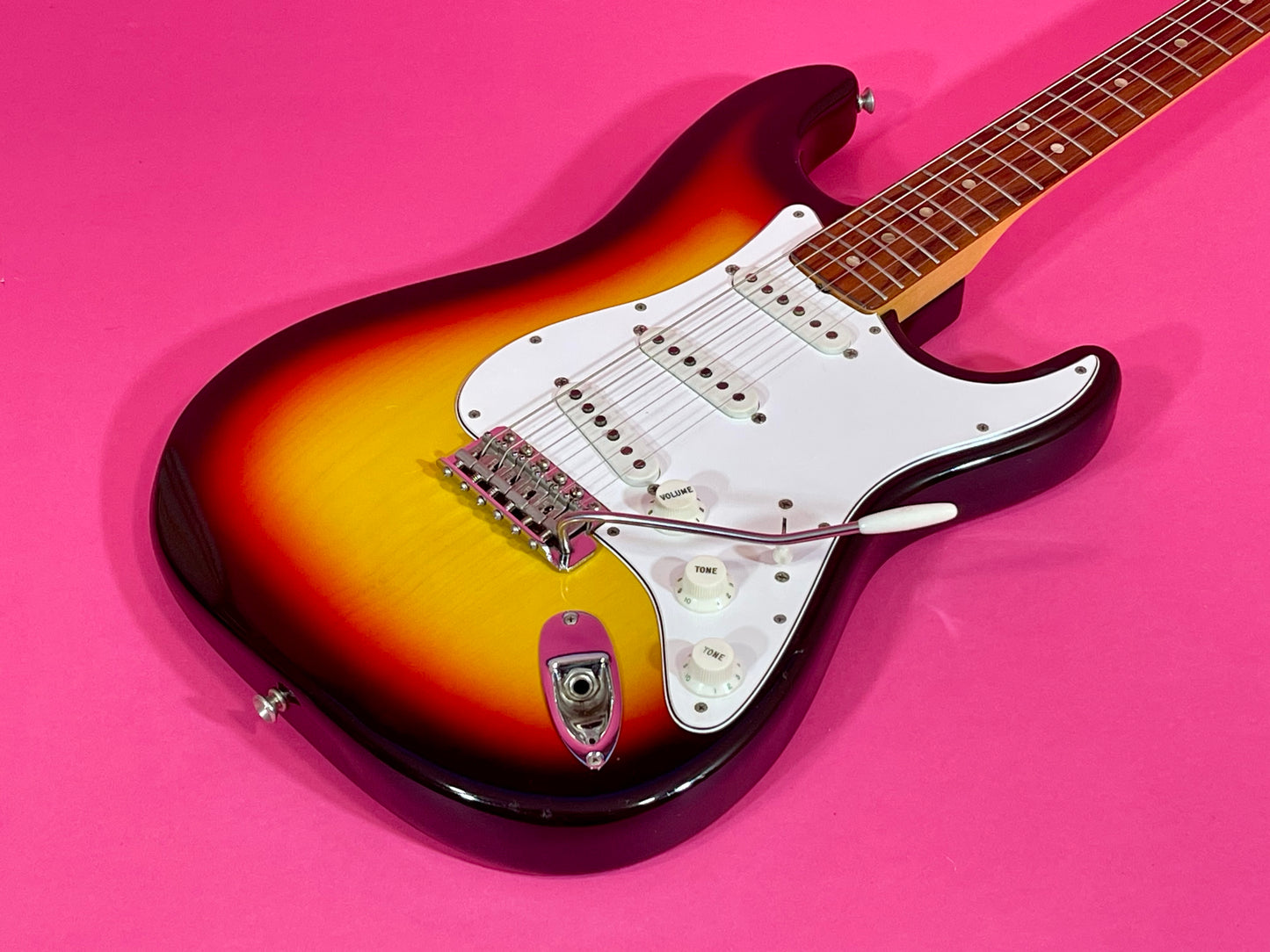 1966 Fender Stratocaster 3-color Sunburst Minty!