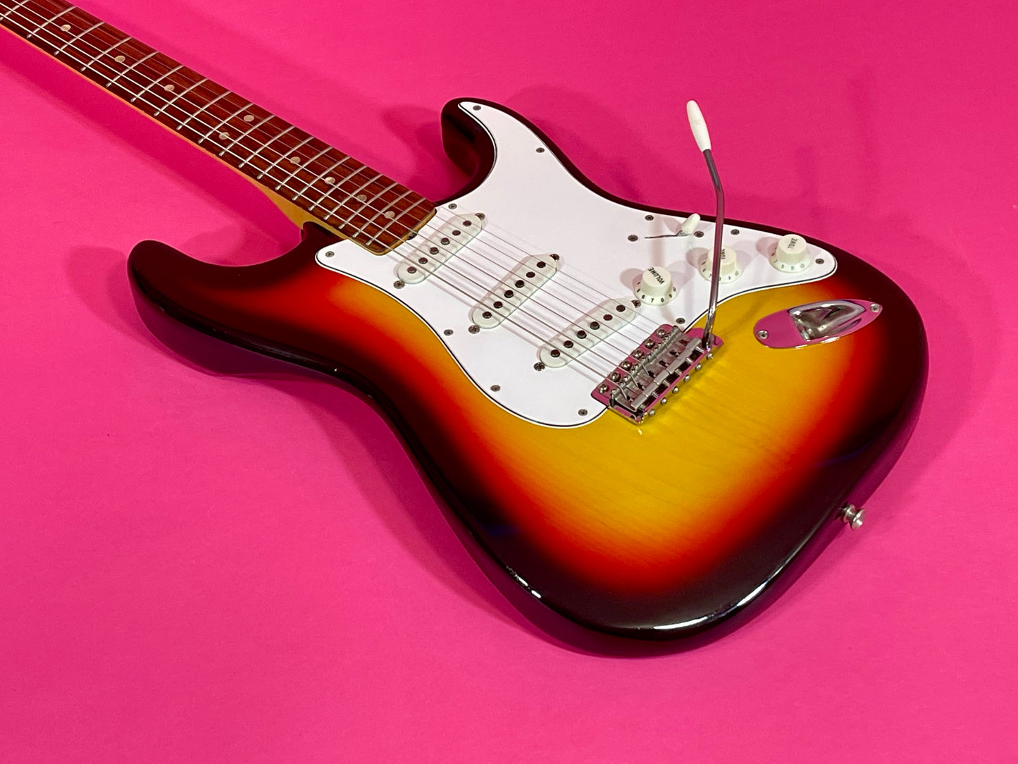1966 Fender Stratocaster 3-color Sunburst Minty!