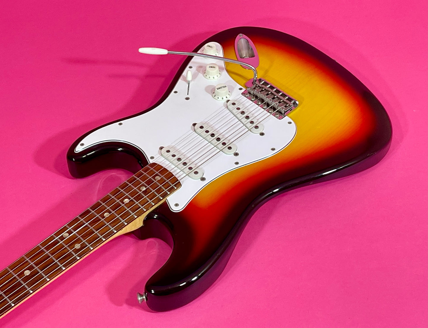 1966 Fender Stratocaster 3-color Sunburst Minty!