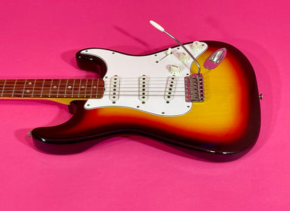 1966 Fender Stratocaster 3-color Sunburst Minty!