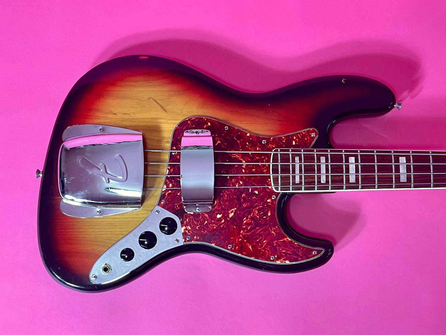 1975 Fender Jazz Bass 3-color Sunburst