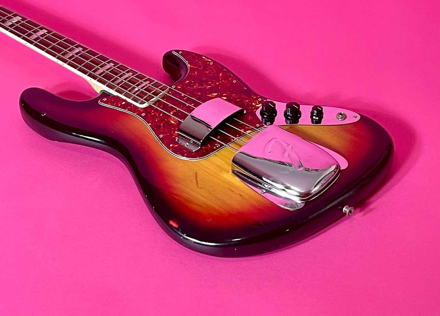 1975 Fender Jazz Bass 3-color Sunburst